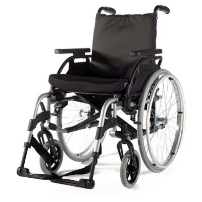 Mechanické invalidné vozíky Mechanický invalidný vozík  foto