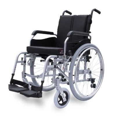 Mechanické invalidné vozíky Mechanický invalidný vozík  foto